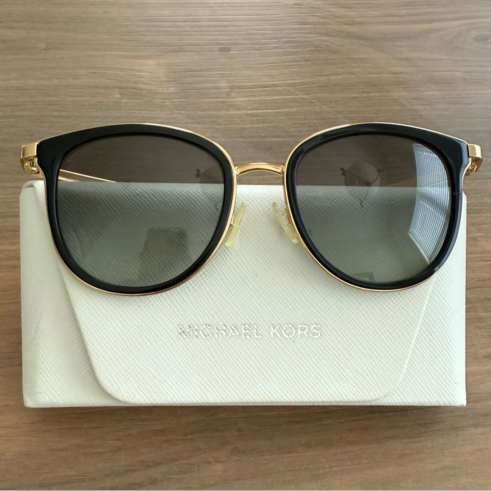 EUC Michael Kors Women's Adrianna
